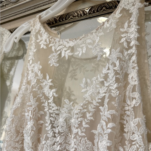 Alyne by Rivini Bigelo Gown - Picture 7 of 7